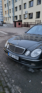 Мерседес-бенц w211 (1 фото из 1)