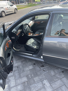 Mercedes Benz e280 (3 foto / 8)