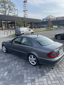 Mercedes Benz e280 (7 foto / 8)
