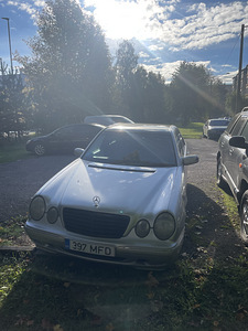 Mercedes Benz E320 (5 foto / 5)