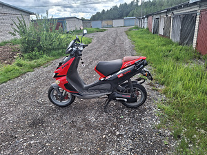 Aprillia sr50r (4 фото из 4)
