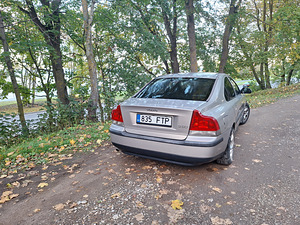 Volso s60 2.4i (3 foto / 4)