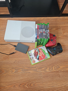 Xbox One S komplekt (1 foto / 2)