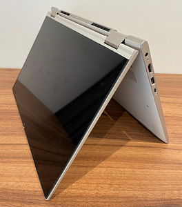 Dell Inspiron 5406 2 in 1 i5/32GB/1TB/Iris Xe/HD (3 foto / 8)