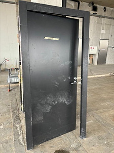 METALLUKSED BÜROO (1 foto / 1)