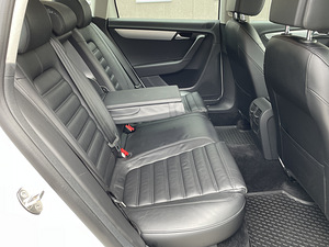 Volkswagen Passat Alltrack 2013 (9 foto / 15)