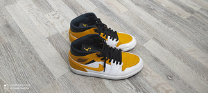 Panen müüki Nike Air Jordani meeste tossud (4 foto / 4)