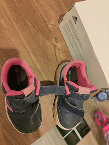 Adidas tossud suurus 22 (1 foto / 4)