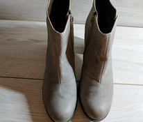 Кожаные стильные женские ботинки от Bata 36.5- 37