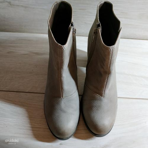 Кожаные стильные женские ботинки от Bata 36.5- 37 (фото #1)