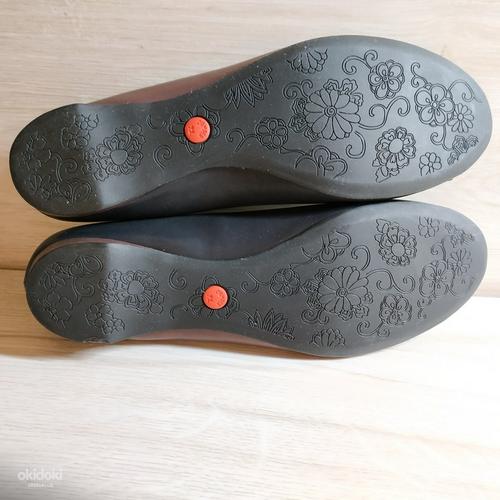 Шкіряні, стильні жіночі туфлі від Camper - 40-41 р шкіра вед (фото #5)