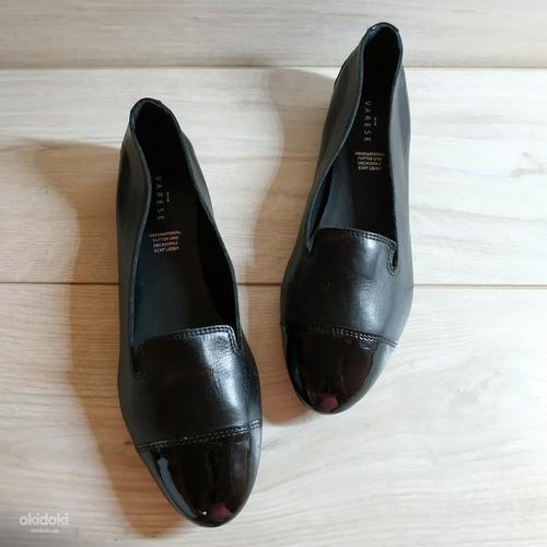Кожаные стильные туфли балетки от Varese 39-40 р - Новые (фото #1)