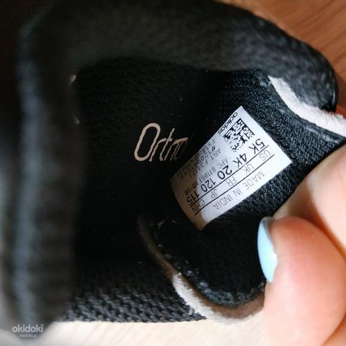 Шкіряні фірмові кросівки для малюка від Adidas - 20 р (фото #9)