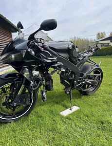 Yamaha R1