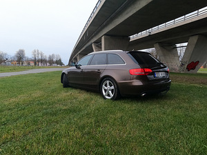 Audi A4 Audi exclusive 3.0 176kW (3 foto / 11)