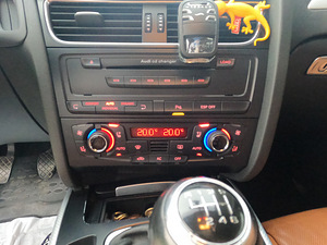 Audi A4 Audi exclusive 3.0 176kW (6 foto / 11)