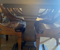 Обеденный стол на 8 персон со стульями