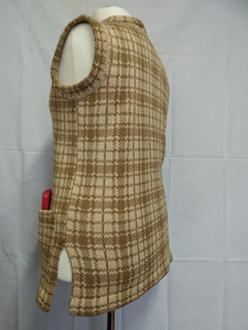 Naiste nööpidega vest, taskutega (4 foto / 4)