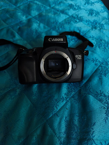 Canon eos 750 (1 foto / 2)