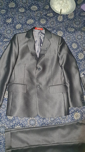 3-osaline ülikond