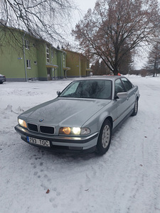 BMW 730 e38 1995, 1995