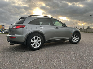 Infiniti fx35 bensin+gas (3 foto / 7)