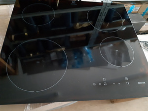 Induktsiooni pliidiplaat Electrolux (1 foto / 2)