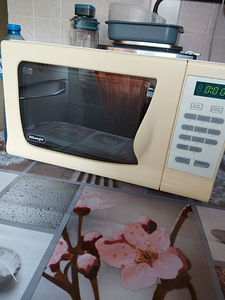 Müüa mikrolaineahi DeLonghi (2 foto / 10)