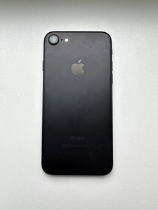 iPhone 7 128 ГБ (3 фото из 5)