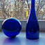 Синий стеклянный шар и синий графин.посуда (фото #1)