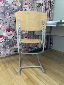 Стул ученический (2 фото из 3)