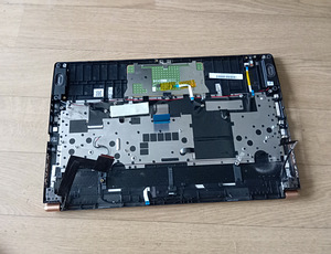 MSI GS75 Stealth 8SE VARUOSAD FHD IPS 17.3 144 Hz (6 foto / 9)