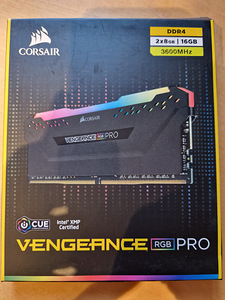 CORSAIR Vengeance RGB PRO 32GB (4x8GB) (3 foto / 3)