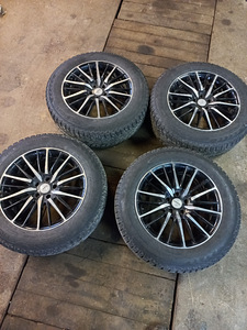 Honda CR-V alt 18" valuveljed 5x114.3 + naastrehvid (1 foto / 7)