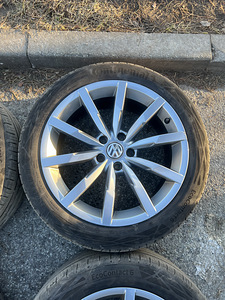 Volkswagen Passat B8 originaalkettad R18+ suverehvid (4 foto / 8)