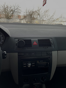Продам SKODA FABIA 2004 (7 фото из 12)