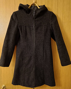 Темно-серое пальто с капюшоном (65% шерсти) для размера 140/146