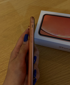 iPhone Xr 64 GB (4 foto / 6)