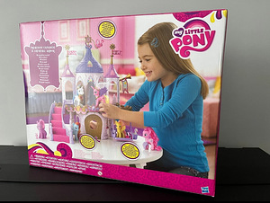 My little pony wedding castle cadance (2 foto / 3)