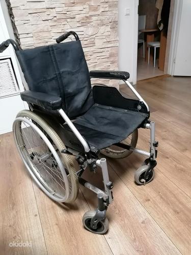 Инвалидное кресло (фото #1)