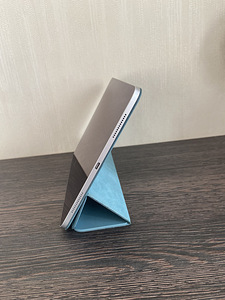 Apple iPad Pro 11" 2020 (2nd gen) 256GB Wi-Fi + Smart Folio (2 foto / 7)
