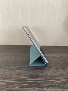 Apple iPad Pro 11" 2020 (2nd gen) 256GB Wi-Fi + Smart Folio (3 foto / 7)