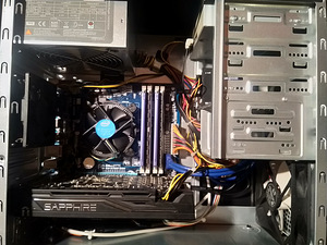 Intel E3-1240/B75M/8GB RAM/SSD 512GB/Radeon RX 470 4GB (9 foto / 10)