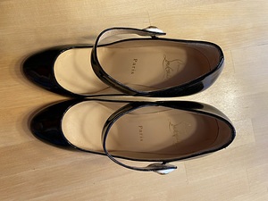Christian Louboutini kingad (4 foto / 4)