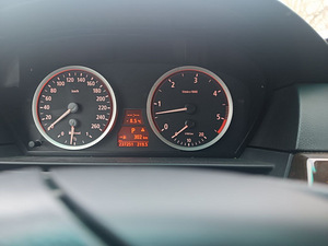 BMW E60 (6 фото из 6)