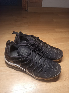 Nike air vapormax plus (3 foto / 4)