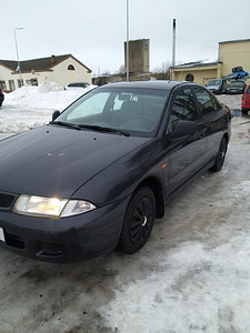 Mitsubishi Carisma 1.6 (5 foto / 11)