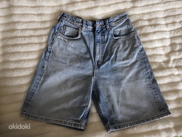 Weekday короткие брюки р.26