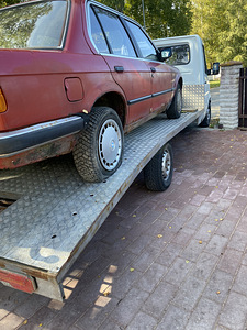 Myya BMW E30 sedaan. (5 foto / 9)