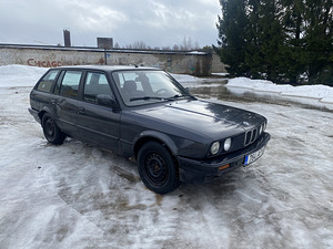 BMW е30 туринг 1.8 бензин механика с коробкой. (7 фото из 12)